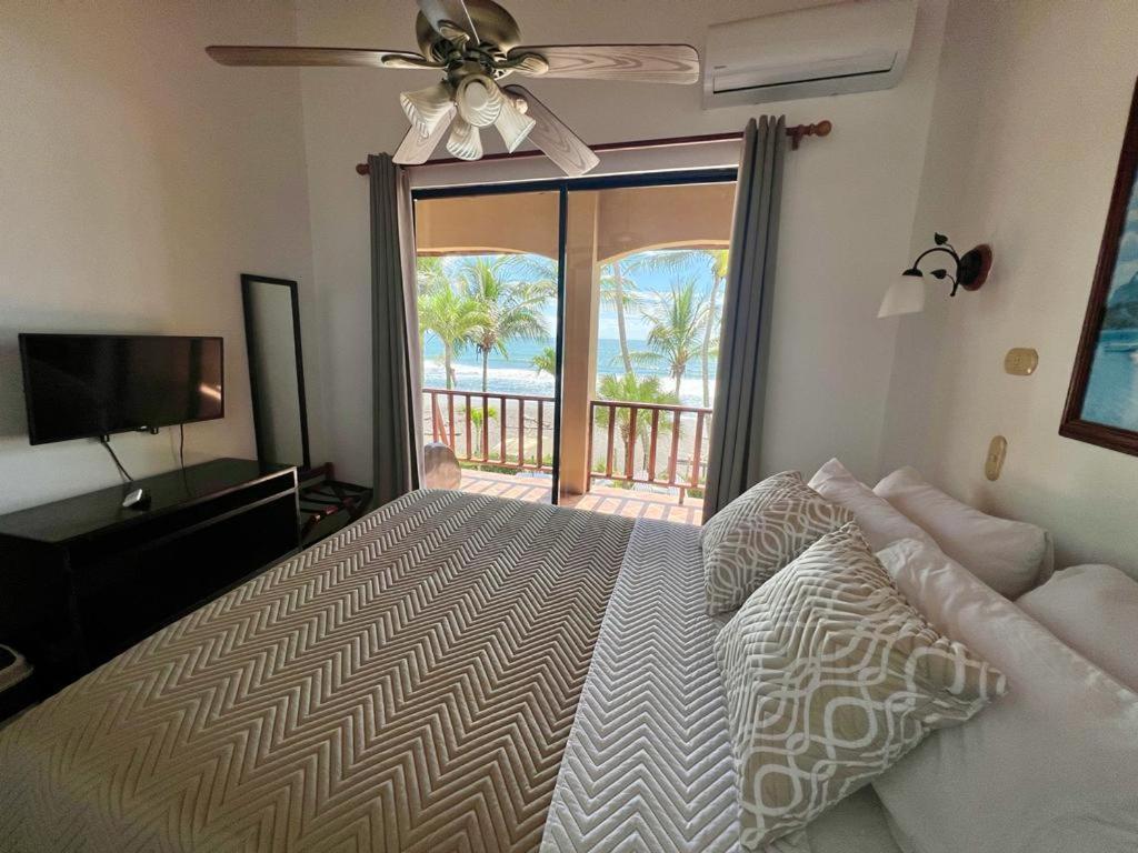 The Backyard Beachfront Hotel Jaco Ngoại thất bức ảnh