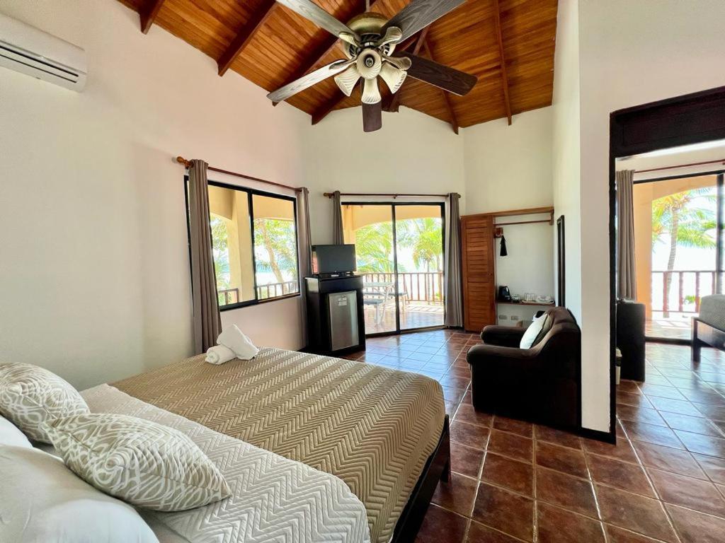The Backyard Beachfront Hotel Jaco Ngoại thất bức ảnh